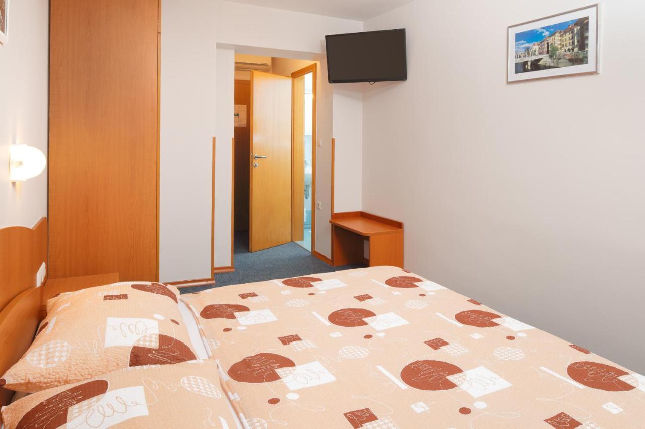 Rooms Sustersic Ljubljana Luaran gambar