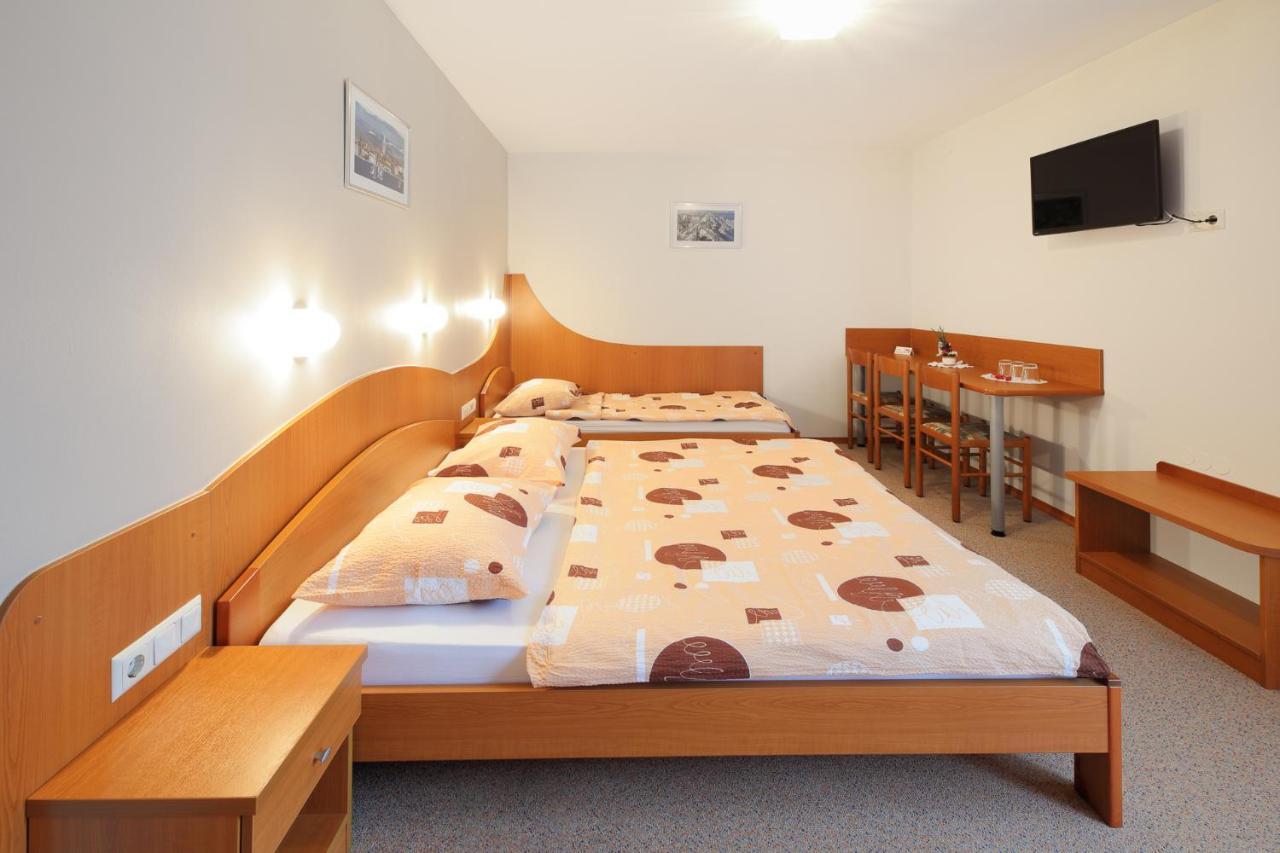 Rooms Sustersic Ljubljana Luaran gambar