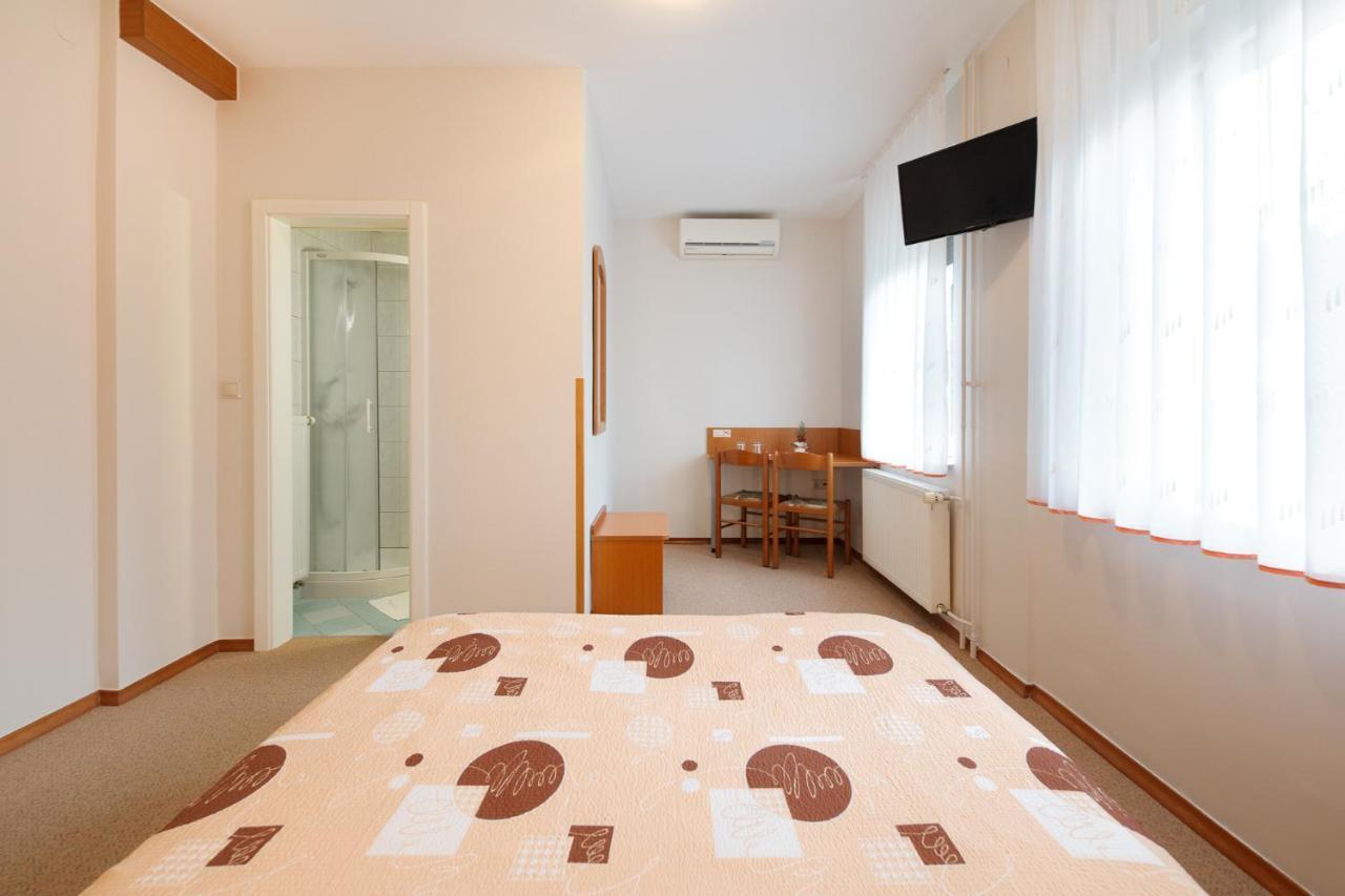 Rooms Sustersic Ljubljana Luaran gambar