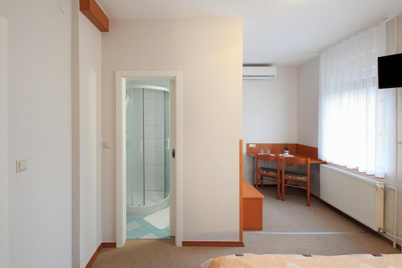 Rooms Sustersic Ljubljana Luaran gambar